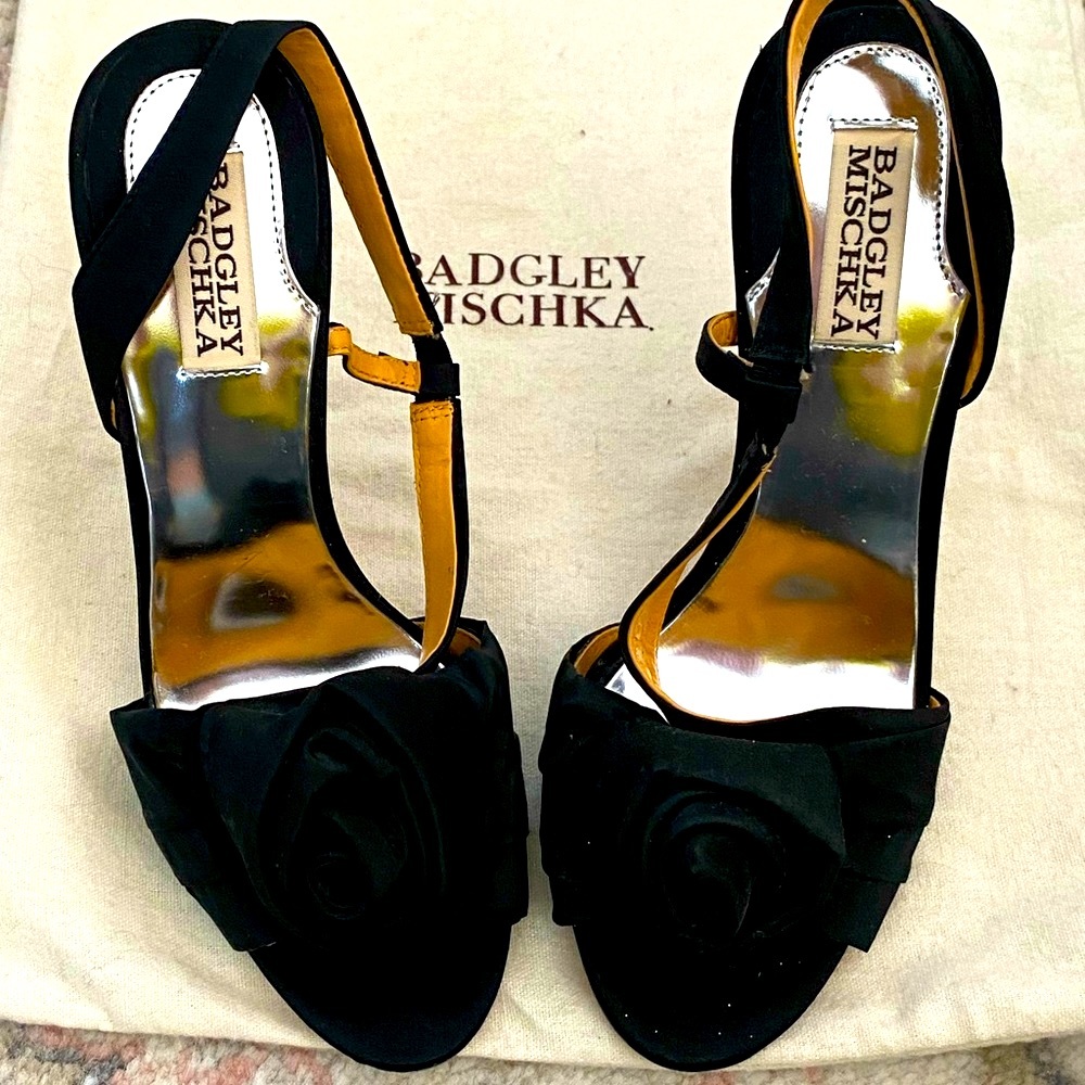 Badgley Mischka black flower heel sandals